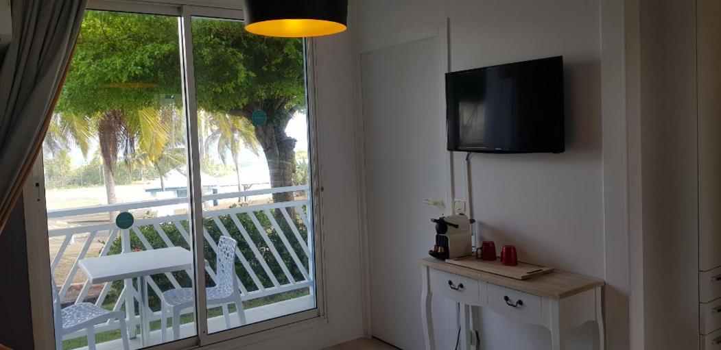 Romantique Et Bel Appartement En Bord De La Mer, Piscine Surveillee Et Belle Plage A 50M Сен-Франсуа Екстер'єр фото